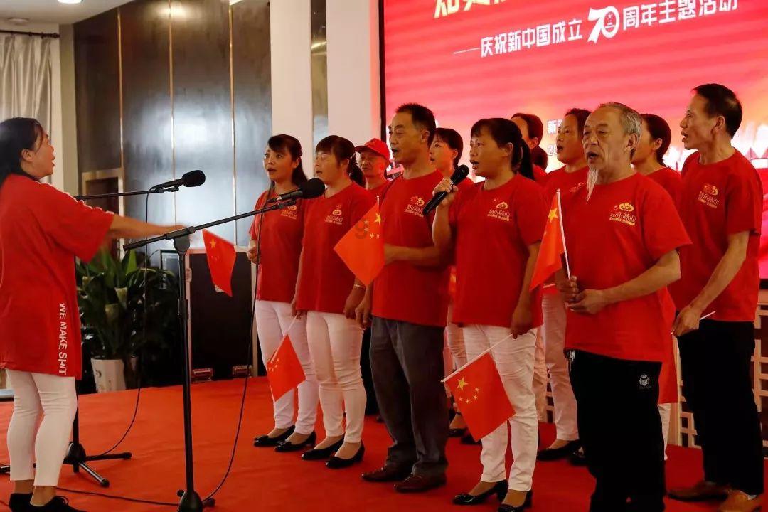 这条裙子看着廉价吗？